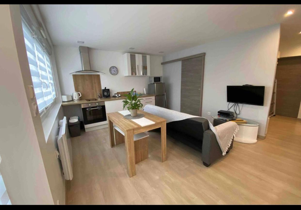 Toul Appartement Entier Avec Parking Prive Au Calme Cosy A Etage Avec Balcon Экстерьер фото